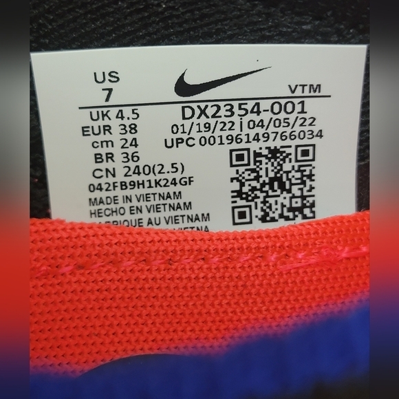 Nike React Phantom Run Flyknit 2 DX2354 001 Slip On Shoes Womens Size Multi New - Picture 10 of 11